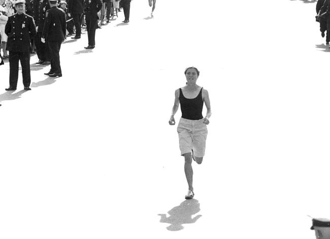 波比吉布在1966年波士頓馬拉松