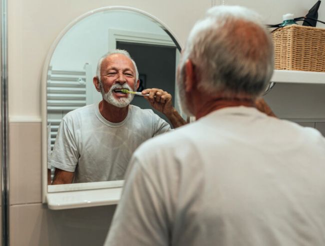 刷牙也能練肌力！ 6個助高齡者遠離肌少症的生活動作 